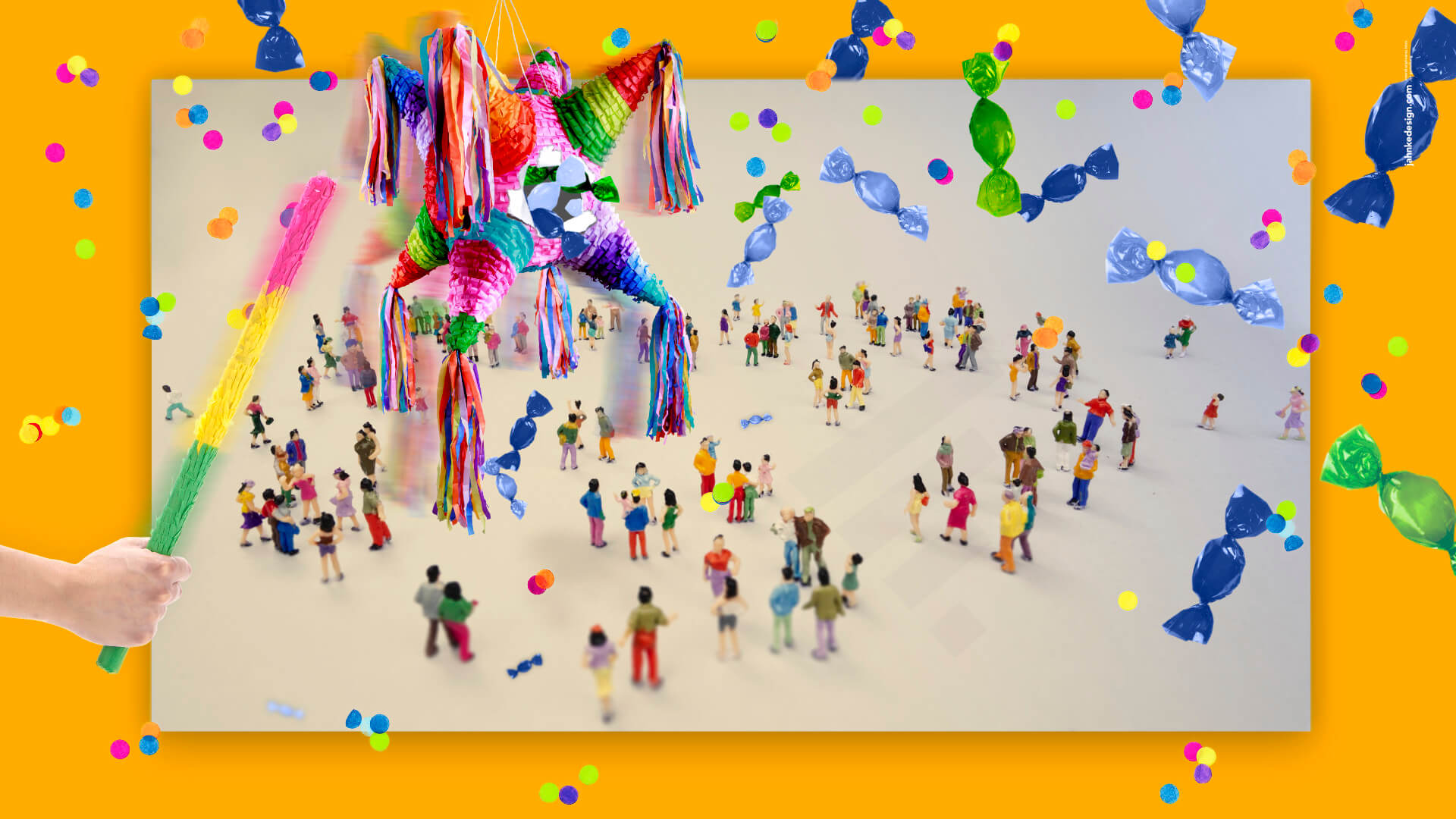 webapp für fresenius health care bad homburg, die app ermöglicht es intern wertschätzung zu erhöhen, für alle anlässe lassen sich elektronische grußkarten erstellen in 11 verschiedenen sprachen, 320.000 mitarbeiter haben zugriff auf die von jahnkedesign.com entwickelten webapp durch das intranet